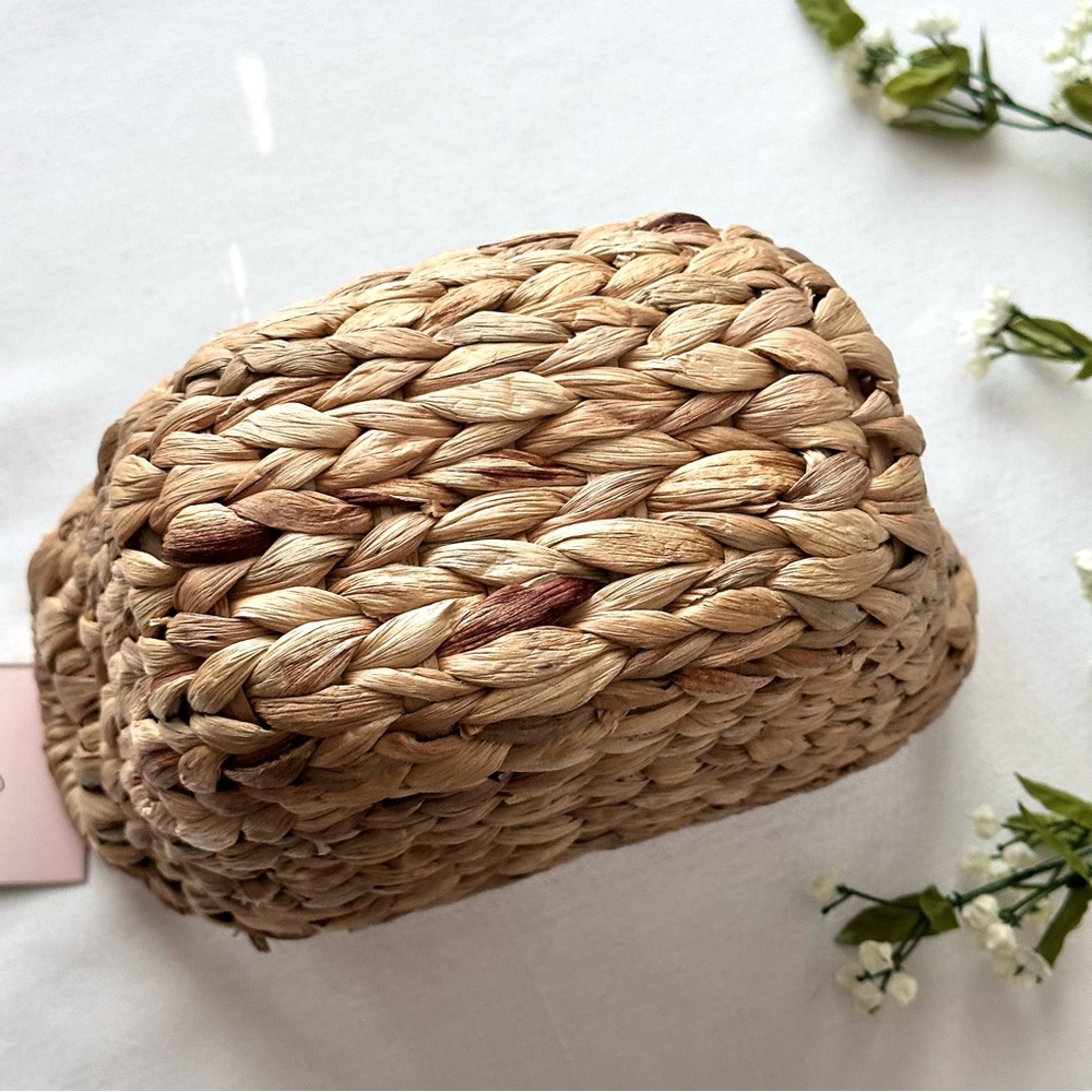 Small Natural Woven Basket - Picture 6 of 8